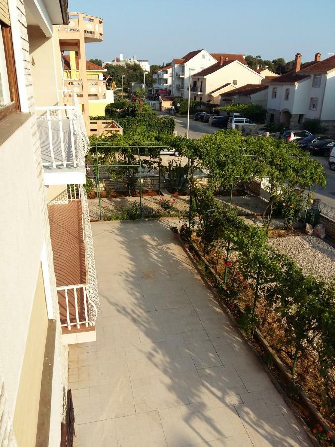 Villa Feodora Biograd Na Moru Exteriör bild