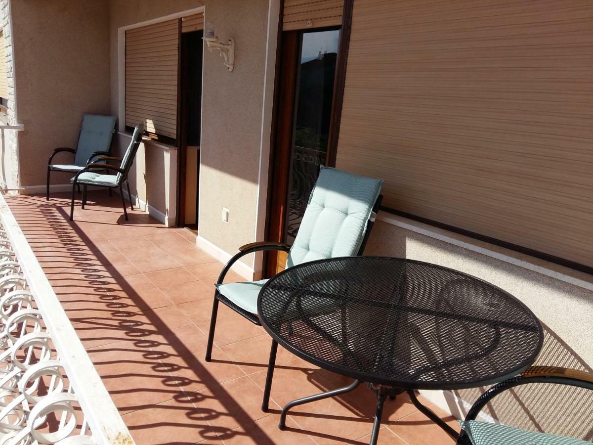 Villa Feodora Biograd Na Moru Exteriör bild